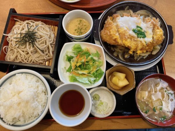 会津迎賓館 寿し万 煮込みカツ定食