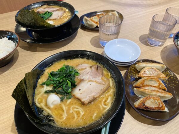 横浜家系ラーメン 創心家 餃子セット