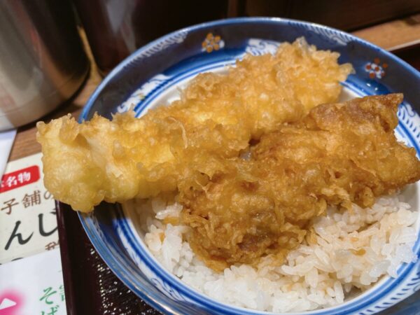 十割 そば会 とり・いか天多め丼 セットの丼 会津若松市