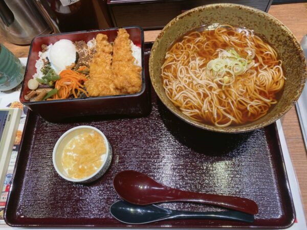 十割 そば会 もりそば(花そば)と 名物 とり天のり弁当 会津若松市