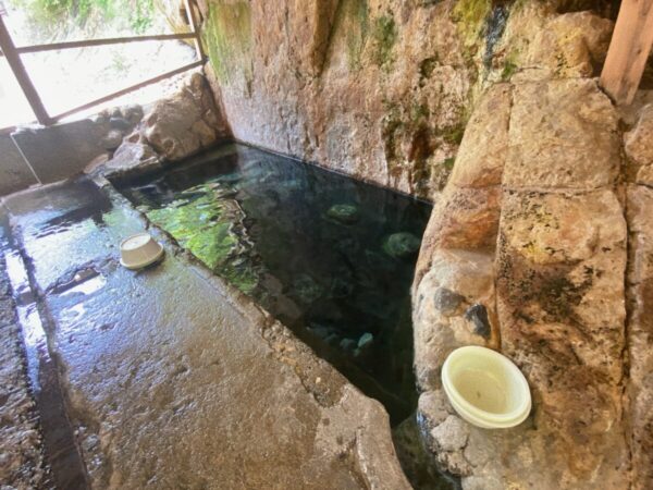 木賊温泉 岩風呂 南会津町 福島県