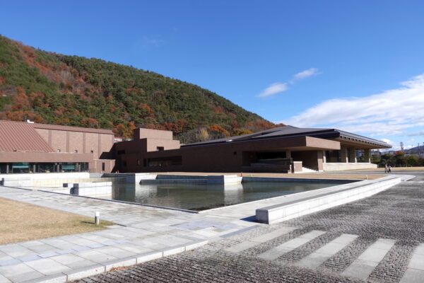 福島県立図書館