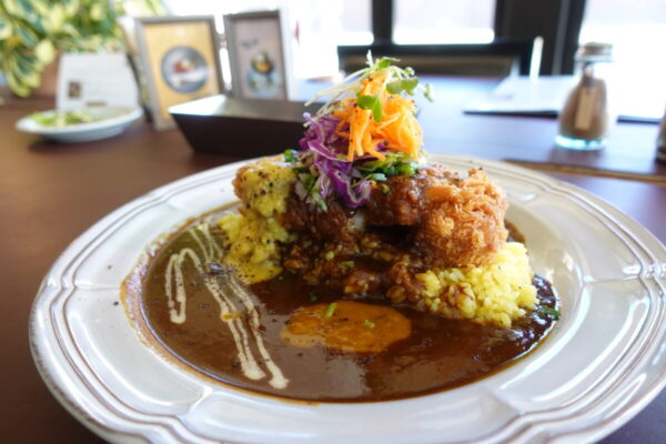 笑夢（えむ）ロースカツカレー