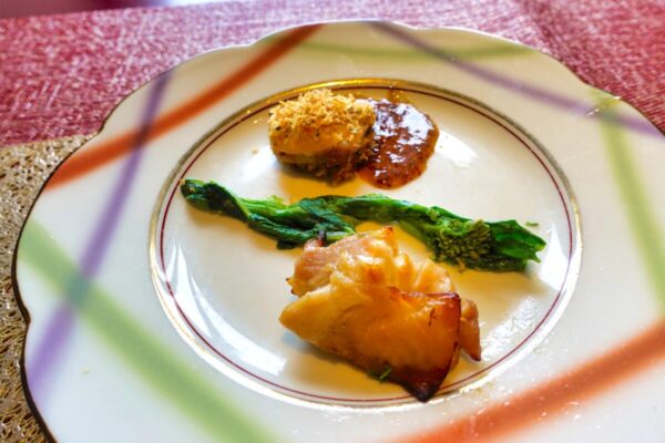 瀞流の宿かわち 桜とやないづ駅リニューアル記念ランチ 若鶏のパン粉焼きと焼き鶏