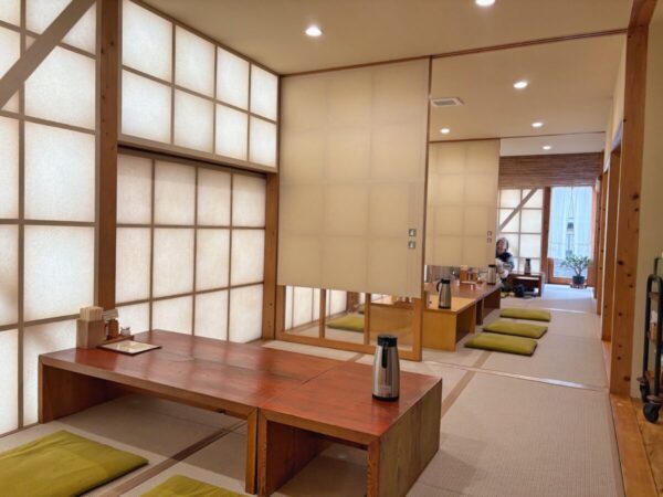 柏屋 店内 座敷