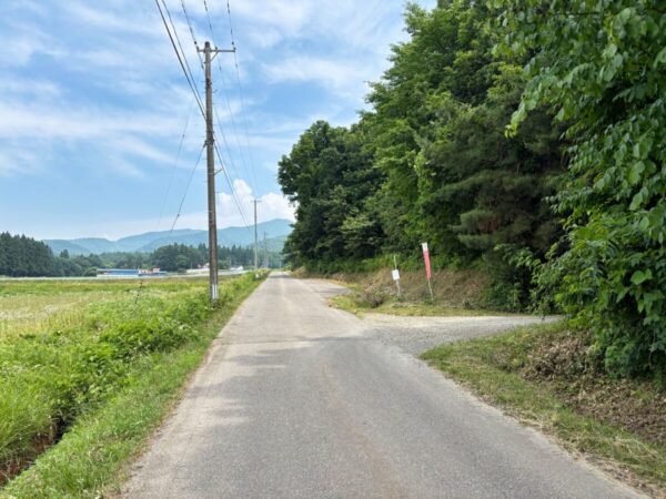 農家のそば屋 さくら 恋人坂を登って右折するところ