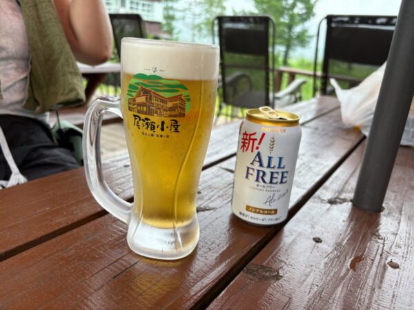 尾瀬小屋 到着の乾杯
