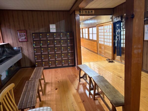 尾瀬小屋 コインロッカー