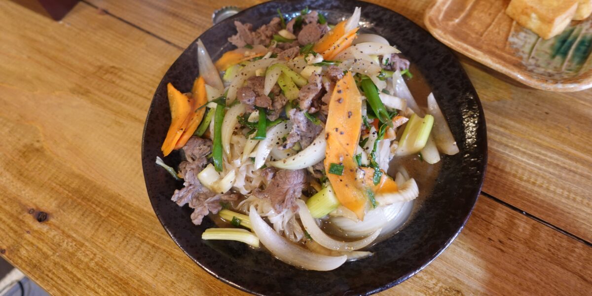 VIET NAM QUAN/ベトナム クアン 牛肉+野菜炒めフォー